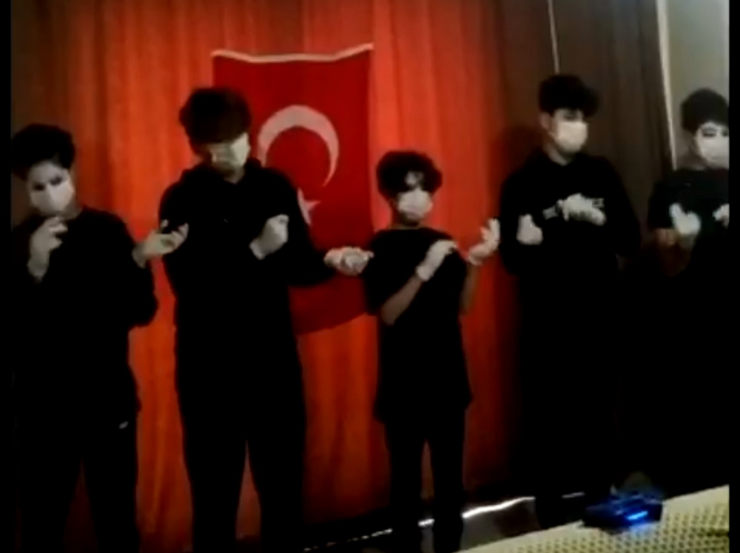 Şarkılarla, Şiirle 23 Nisan