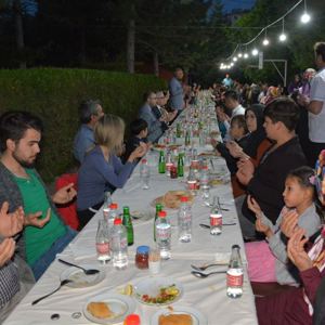 Koruyucu Ailelerimizle İftar Yemeğinde Buluştuk (2019) - fotoğraf 13