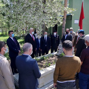 Şehit Oktay ALTUNTAŞ Şehadetinin Sene-i Devriyesinde Kabri Başında Dualarla Anıldı - fotoğraf 5