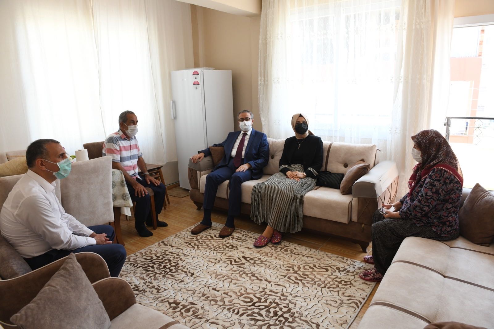 Valimiz Sn. Ali İhsan Su ve Eşi Zeliha Su  ile Şehit Aileleriyle Bayramlaştık