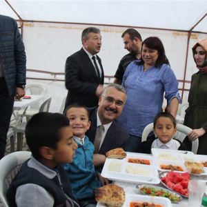 Kuruluşumuz 0-18 Yaş Çocuk Evleri Sitesinde İftar - fotoğraf 6