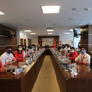 Bakan Yanık, 19 Mayıs’ta 19 milli sporcuyla buluştu - fotoğraf 1