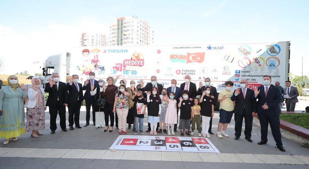"Oyun Karavanı" Azerbaycanlı çocuklar için yola çıktı