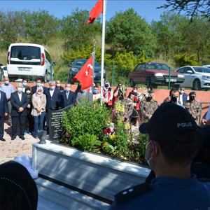 Şehit Polis Memurumuz Nefize Çetin ÖZSOY Kabri Başında Anıldı - fotoğraf 2