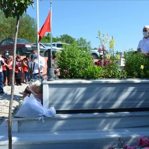 Şehit Polis Memurumuz Nefize Çetin ÖZSOY Kabri Başında Anıldı - fotoğraf 3