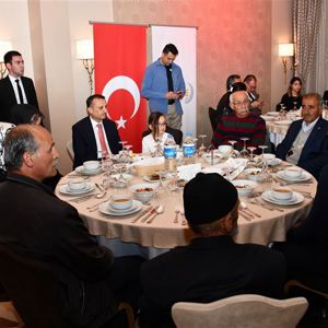 ŞEHİT YAKINLARI VE GAZİLERİMİZLE İFTAR YEMEĞİNDE BİR ARAYA GELDİK - fotoğraf 2