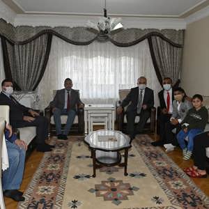 Valimiz Sayın Muammer EROL, Kahraman Gazilerimizi Babalar Günü Münasebetiyle Ziyaret Etti. - fotoğraf 2