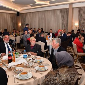 ŞEHİT YAKINLARI VE GAZİLERİMİZLE İFTAR YEMEĞİNDE BİR ARAYA GELDİK - fotoğraf 5
