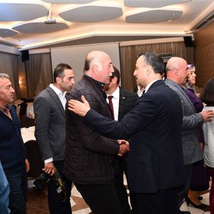 ŞEHİT YAKINLARI VE GAZİLERİMİZLE İFTAR YEMEĞİNDE BİR ARAYA GELDİK - fotoğraf 4