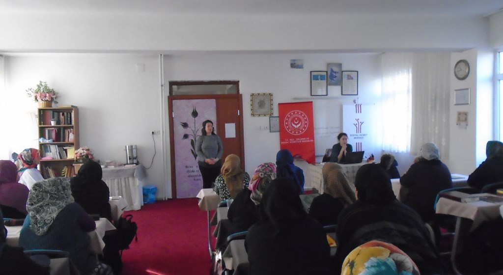 Bakanımız Sayın Yanık: “Aileyi Güçlendirmek İçin Düzenlediğimiz Aile Eğitim Programı'mızdan 2,2 Milyon Kişi Yararlandı”