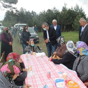 İl Müdürümüz Abdullah SAVAŞ, Tosya Huzurevimizden hizmet alan büyüklerimiz ile piknikte buluştu... - fotoğraf 6