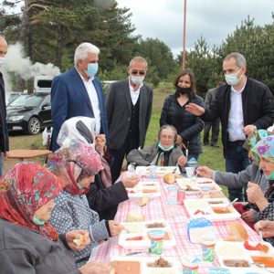 İl Müdürümüz Abdullah SAVAŞ, Tosya Huzurevimizden hizmet alan büyüklerimiz ile piknikte buluştu... - fotoğraf 5