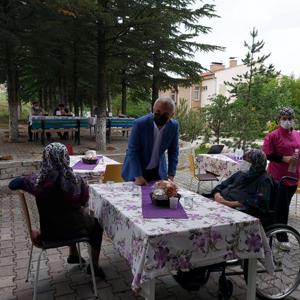 Valimiz Huzurevi Sakinlerimizle Bir Araya Geldi - fotoğraf 19