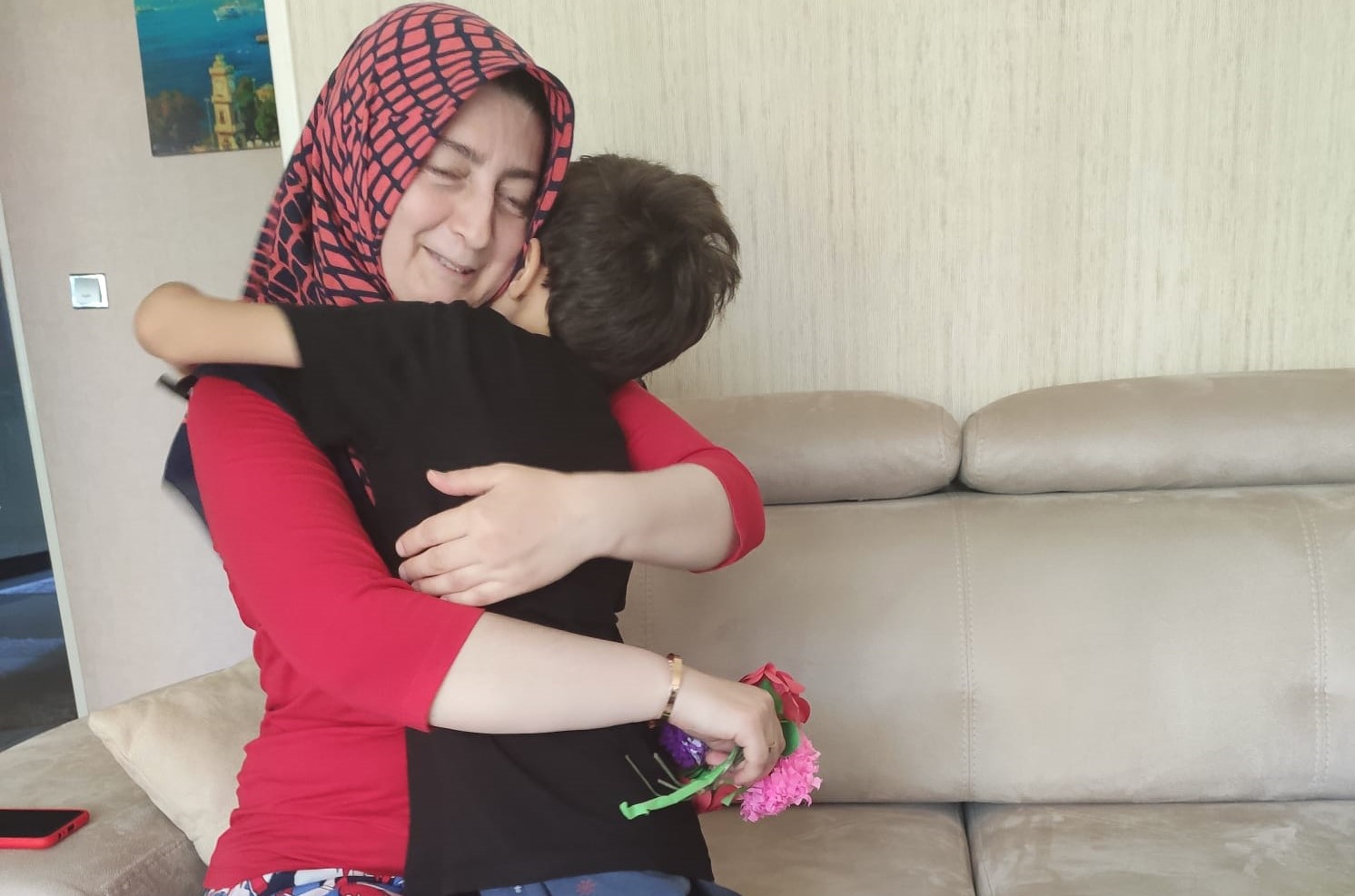 Çocuklarda Çiçeklerde Sevgi İle Büyür.