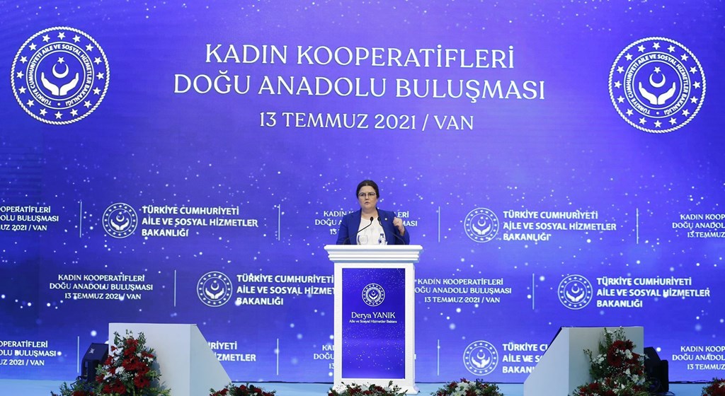 Aile ve Sosyal Hizmetler Bakanımız Derya Yanık, Van'da Kadın Kooperatifleri Doğu Anadolu Buluşması’na katıldı