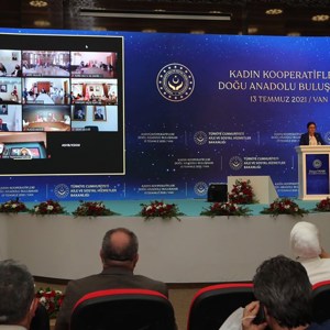 Aile ve Sosyal Hizmetler Bakanımız Derya Yanık, Van'da Kadın Kooperatifleri Doğu Anadolu Buluşması’na katıldı - fotoğraf 2