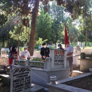 15 Temmuz Demokrasi ve Milli Birlik Günü Kapsamında  Şehitlerimizin Kabirleri Ziyaret Edildi  - fotoğraf 8