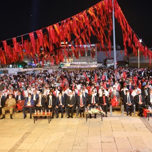 Karanlık Geceden Aydınlık Sabaha 15 Temmuz Destanı :"Toprak Eğer Uğrunda Ölen Varsa Vatandır." - fotoğraf 16