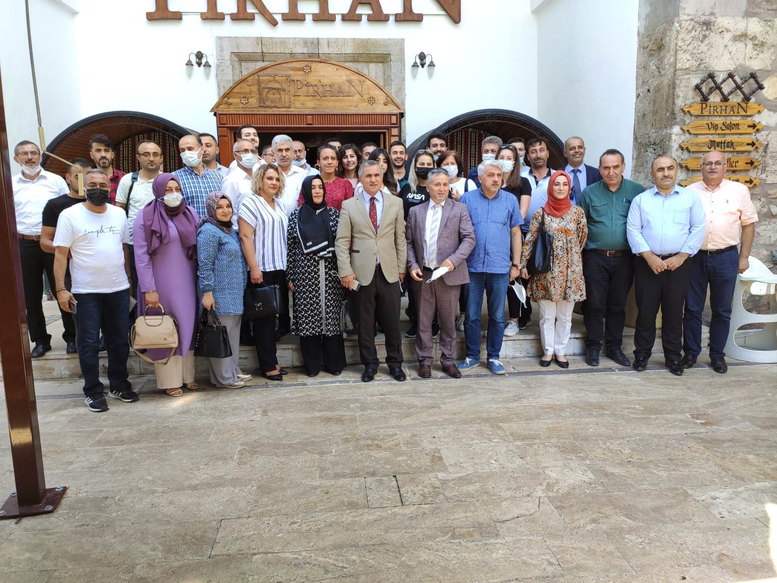 İl Müdür Yardımcımız Hülya ÖZDEMİR’in Sivas’a Tayin Olması Sebebiyle Veda Yemeği Düzenlendi 