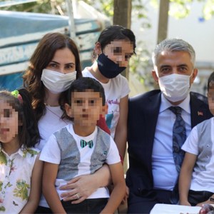Bir Çocuk , Bir Dünya . Sayın Valimiz ve Eşi Hanımefendi Koruyucu Aile Ziyaretinde Bulundular - fotoğraf 1