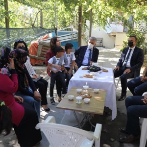Bir Çocuk , Bir Dünya . Sayın Valimiz ve Eşi Hanımefendi Koruyucu Aile Ziyaretinde Bulundular - fotoğraf 2