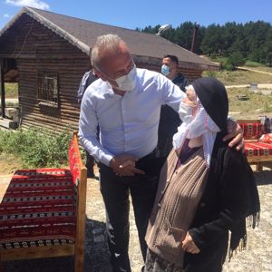 Hanımefendi Yıldırım: "Yaşlılarımız bizim dua pınarlarımızdır." - fotoğraf 3