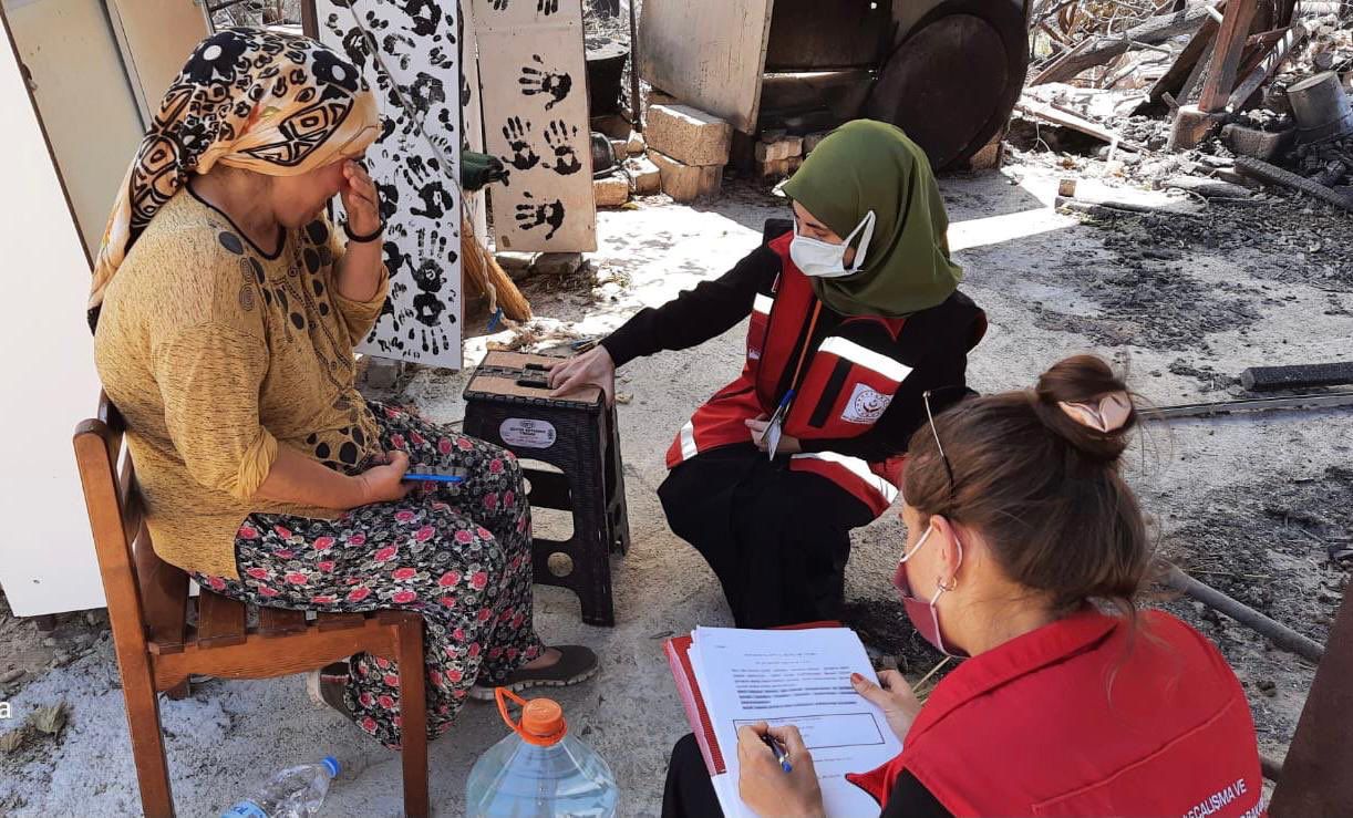 Yangından etkilenenlere yönelik destekler sürdürülüyor