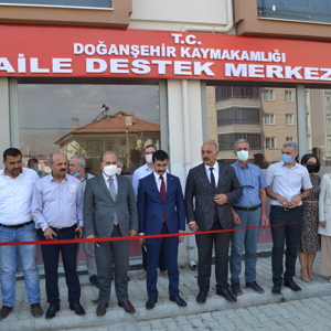 İl Müdürümüz Rasim Bulut, Doğanşehir ilçesinde yapımı tamamlanan Aile Destek Merkezi’nin açılış törenine katıldı. - fotoğraf 2