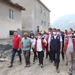 Bakanımız Sayın Derya Yanık: “Sinop'a 13 Milyon Lira Nakdi Yardım Göndermiştik. İhtiyaç Oldukça Nakdi Yardımlara Devam Edeceğiz" - fotoğraf 4