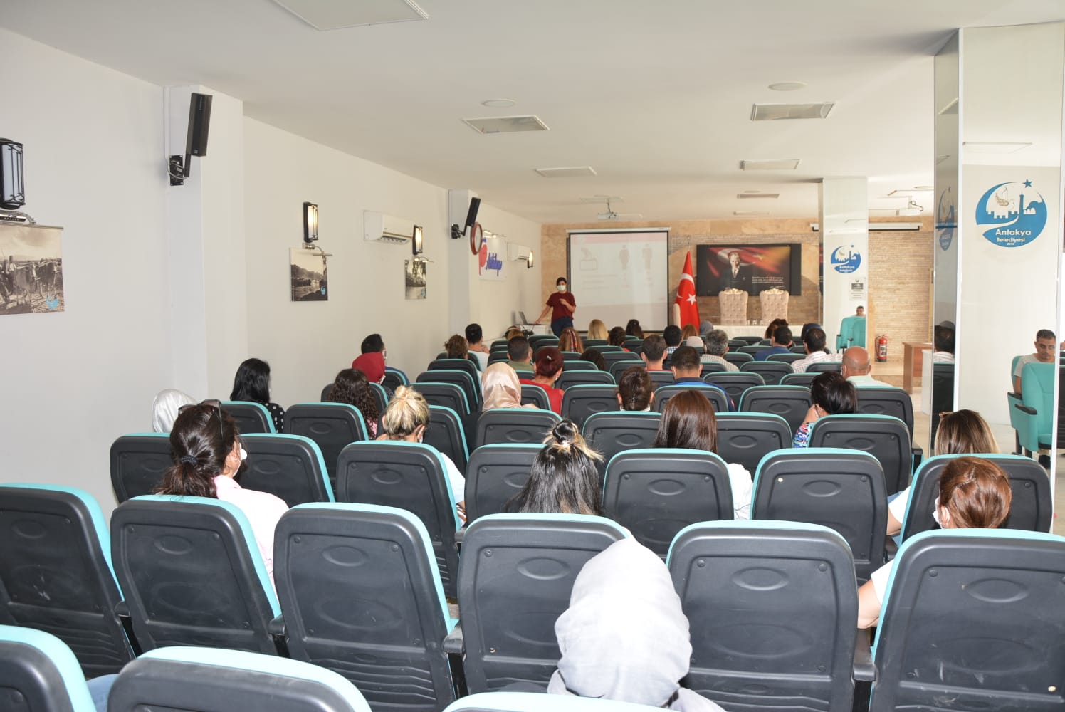 Antakya Belediyesi Personellerine Yönelik “Toplumsal Cinsiyetçilik ve Kadına Yönelik Şiddetle Mücadele" Semineri Verildi.