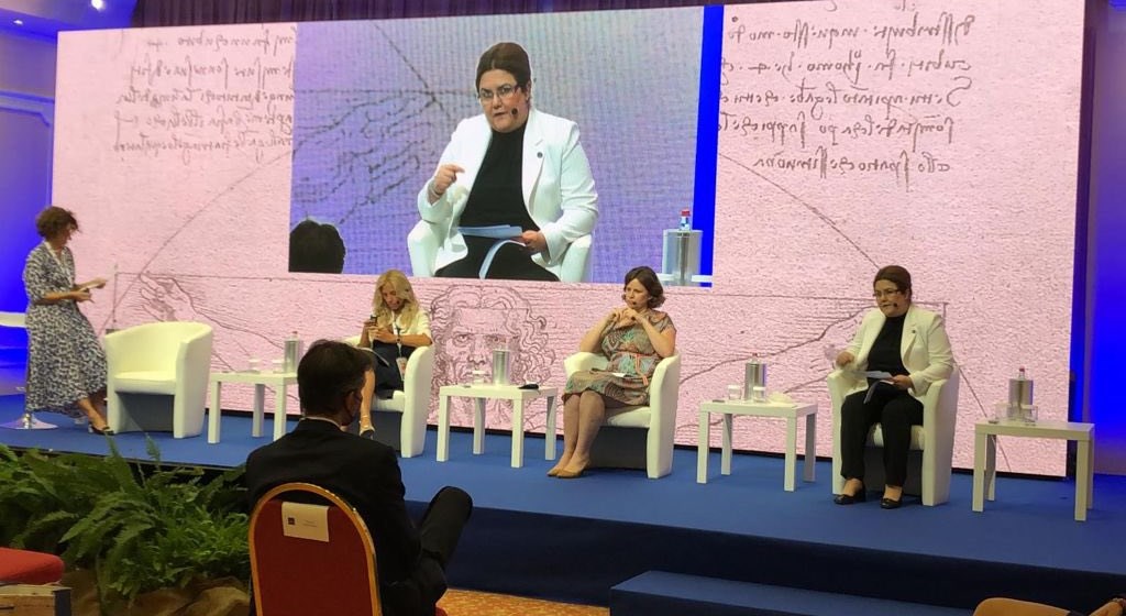 Bakanımız Derya Yanık; “Diyarbakır Anneleri uluslararası toplumdan hak ettikleri desteği görmüyor”