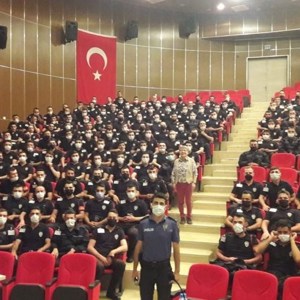 Bakanımız Yanık: “5.113 Polis Akademisi öğrencisine, kadına yönelik şiddetle mücadele konusunda eğitim verdik” - fotoğraf 1