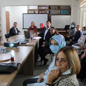 Yalova Belediyesi Kadın ve Aile Hizmetleri Müdürlüğünde Bilgilendirme Toplantısı Gerçekleştirildi - fotoğraf 1