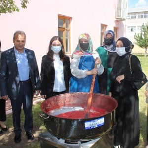  Hazine ve Maliye Bakan Yardımcısı Sayın Dr. Nureddin NEBATİ’nin eşi Hanımefendi Özlem NEBATİ Çeşitli Ziyaretlerde Bulundu - fotoğraf 6