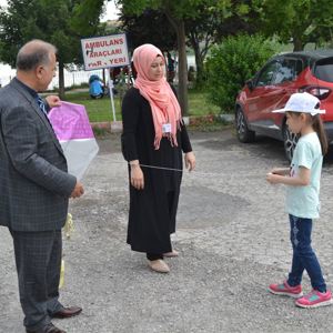 Dünya Mülteciler Gününde Mülteci Çocuklar doyasıya eğlendi - fotoğraf 6