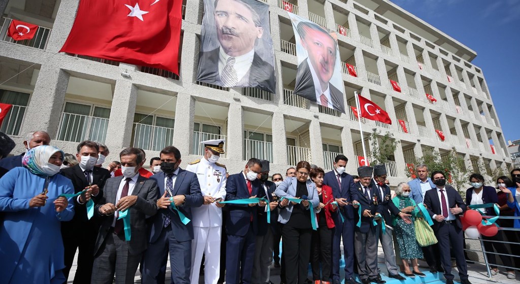 Bakanımız Yanık Türkiye’de İlk Olan Çanakkale Şehit Yakınları ve Gazievi'ni Hizmete Açtı