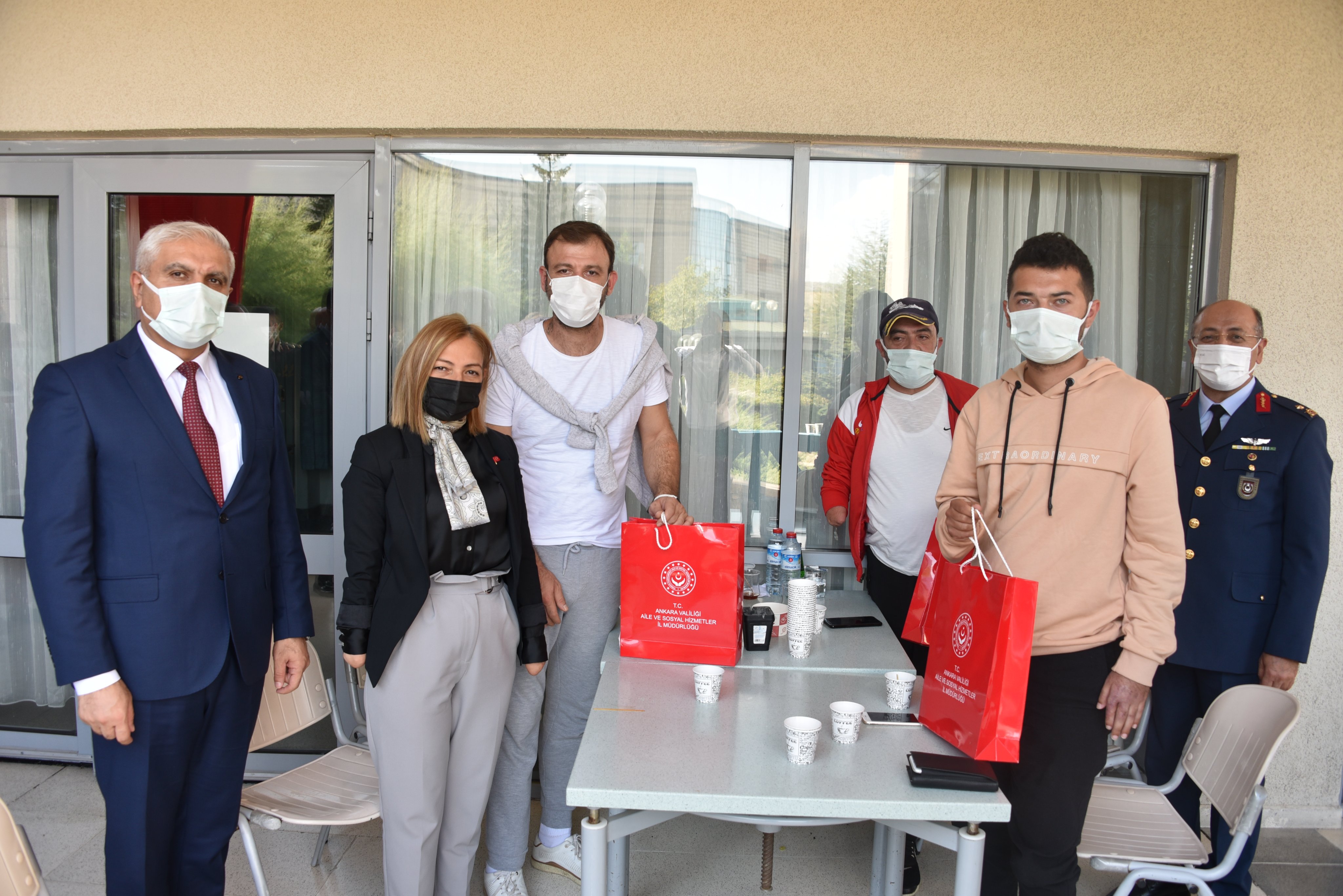 Bakan Yardımcımız Sayın Fatma ÖNCÜ Gaziler Fizik Tedavi ve Rehabilitasyon Eğitim ve Araştırma Hastanesini ziyaret etti