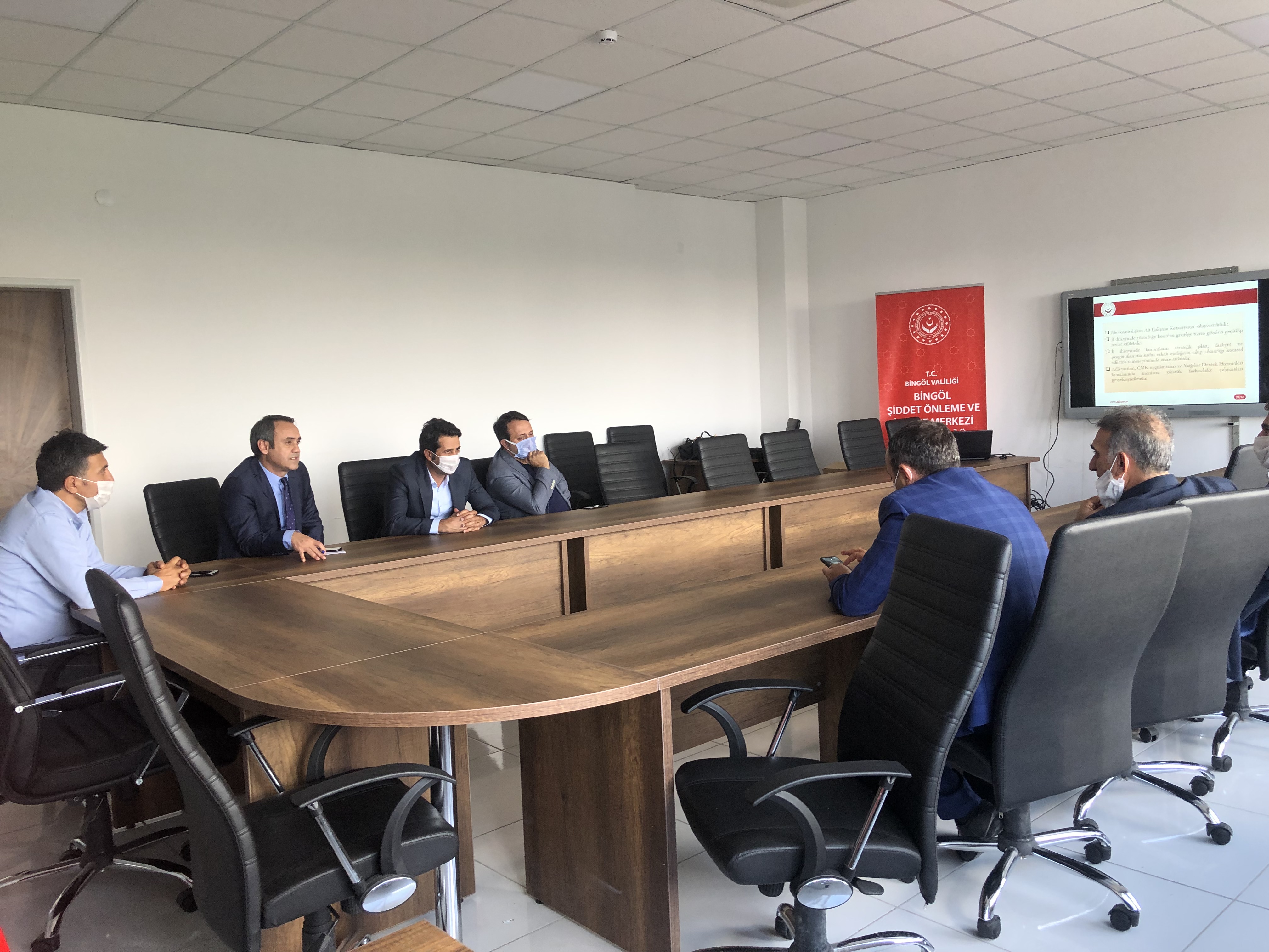 İl Milli Eğitim Müdürlüğü Bünyesindeki Şube Müdürleriyle Kadına Yönelik Şiddetle Mücadele 4. Ulusal Eylem Planının Tanıtım Toplantısı Yapıldı