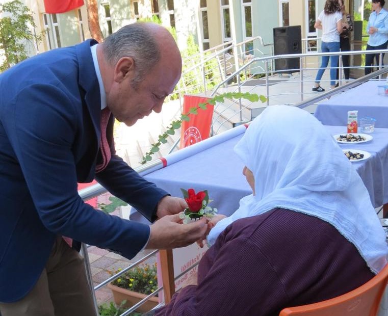 İl Müdürümüz Tekin Balcı'dan 1 Ekim Dünya Yaşlılar Günü Mesajı