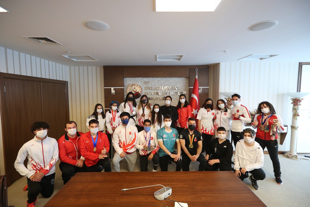 Bakanımız Yanık: “Devlet Korumasında Yetişen Çocuklarımızla Gurur Duyuyoruz”