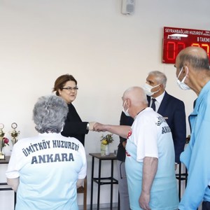 Bakanımız Sayın Derya Yanık, Dünya Yaşlılar Günü’nde Huzurevi Sakinleriyle Bir Araya Geldi - fotoğraf 7