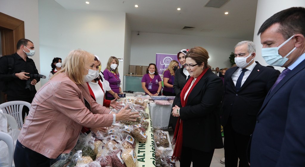 Bakanımız Sayın Derya Yanık, ‘Kadın Kooperatifleri İç Anadolu Bölgesi Buluşması' Programına Katıldı