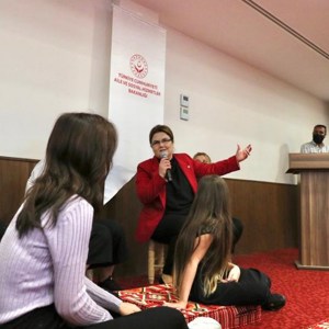 Bakanımız Derya Yanık, 11 Ekim Dünya Kız Çocukları Günü’nde Kuruluşlarımızda Kalan Kız Çocuklarıyla Bir Araya Geldi - fotoğraf 1