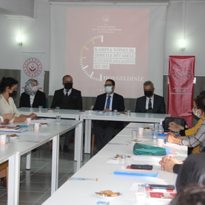Kadına Yönelik Şiddetle Mücadele 4. Ulusal Eylem Planı’nın yürürlüğe girmesiyle 2022-2025 yıllarını kapsayan Kadına Yönelik Şiddetle Mücadele İl Eylem Planı hazırlamak üzere Vali Yardımcımız Sayın Murat Çağrı ERDİNÇ başkanlığında çalıştayımızı gerçekleştirdik. - fotoğraf 13