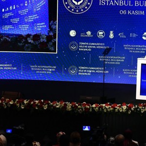 Emine Erdoğan Hanımefendi ile Bakanımız Derya Yanık, Kadın Kooperatifleri İstanbul Buluşması Programı'na Katıldı - fotoğraf 2