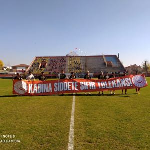 25 Kasım Kadına Yönelik Şiddet İle Mücadele Günü Kapsamında Futbol Müsabakalarında Farkındalık Oluşturuldu - fotoğraf 3
