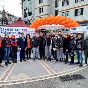 Valimiz Sayın Muammer EROL’ un katılımı İle "25 Kasım Kadına Yönelik Şiddete Karşı Uluslararası Mücadele Günü"  Farkındalık Etkinlikleri Düzenlendi - fotoğraf 7