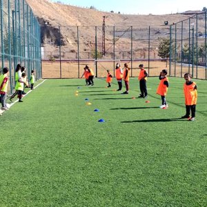 Kız Futbol Takımımızı Kurduk, Rakiplerimizi Bekliyoruz! - fotoğraf 3
