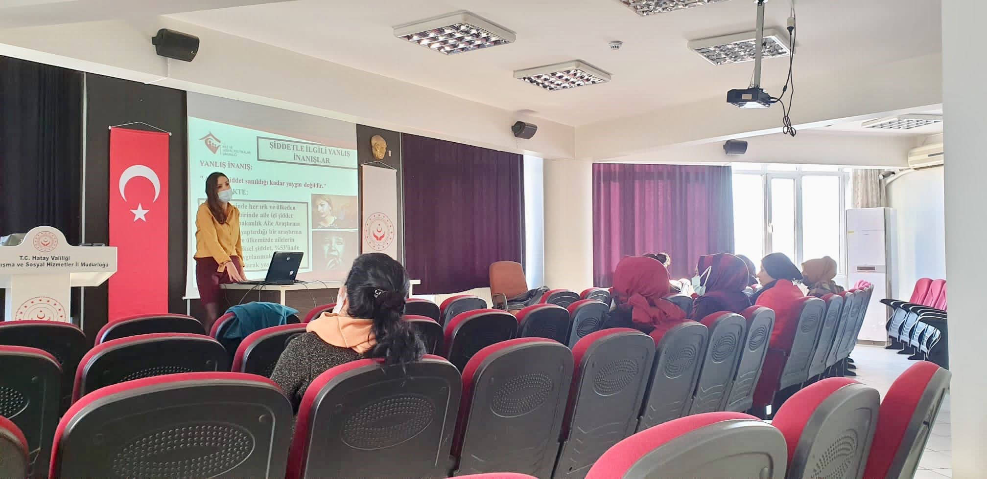 Antakya Sosyal Hizmet Merkezi Müdürlüğü tarafından “Aile İçi Şiddet” konulu seminer verildi.