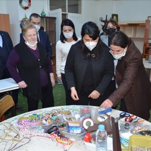 “7’den 70’e Nesiller Buluşuyor Projesi” Kapsamında  Yıl Sonu Programı Düzenlendi - fotoğraf 18